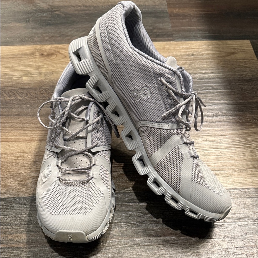On Running Men's Light Gray Athletic Shoes